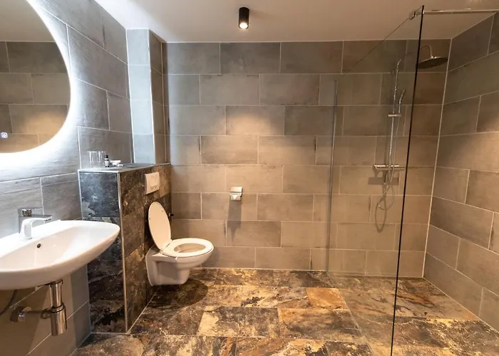 雷利餐馆及酒店 3*